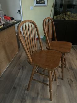 Dining Room Table With Matching Barstool