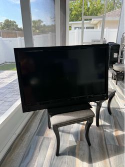 📺 Vizio Flat Screen TV – Works Great