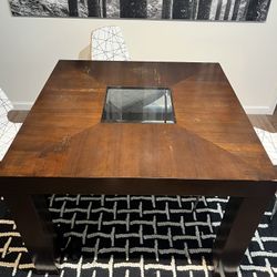Steve Silver Company Dinning Table 