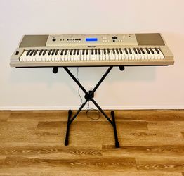 Yamaha YPG-235 76-key portable keyboard