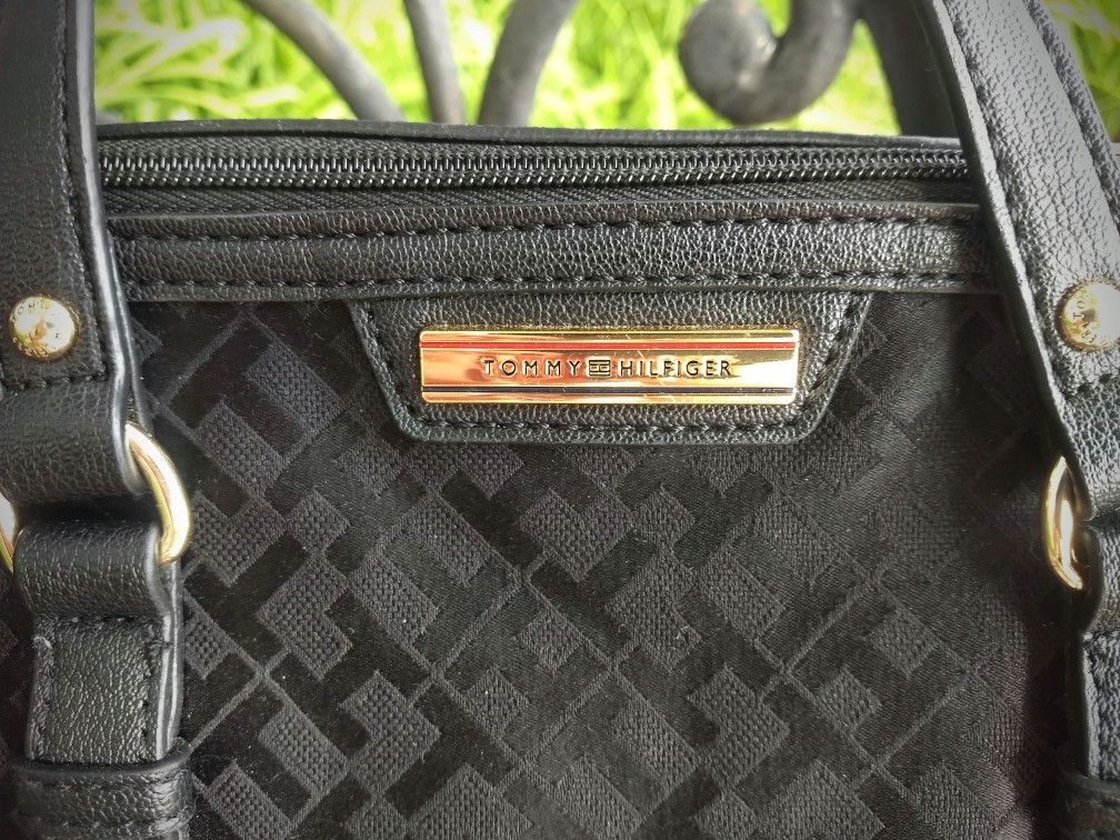 Tommy Hilfiger satchel