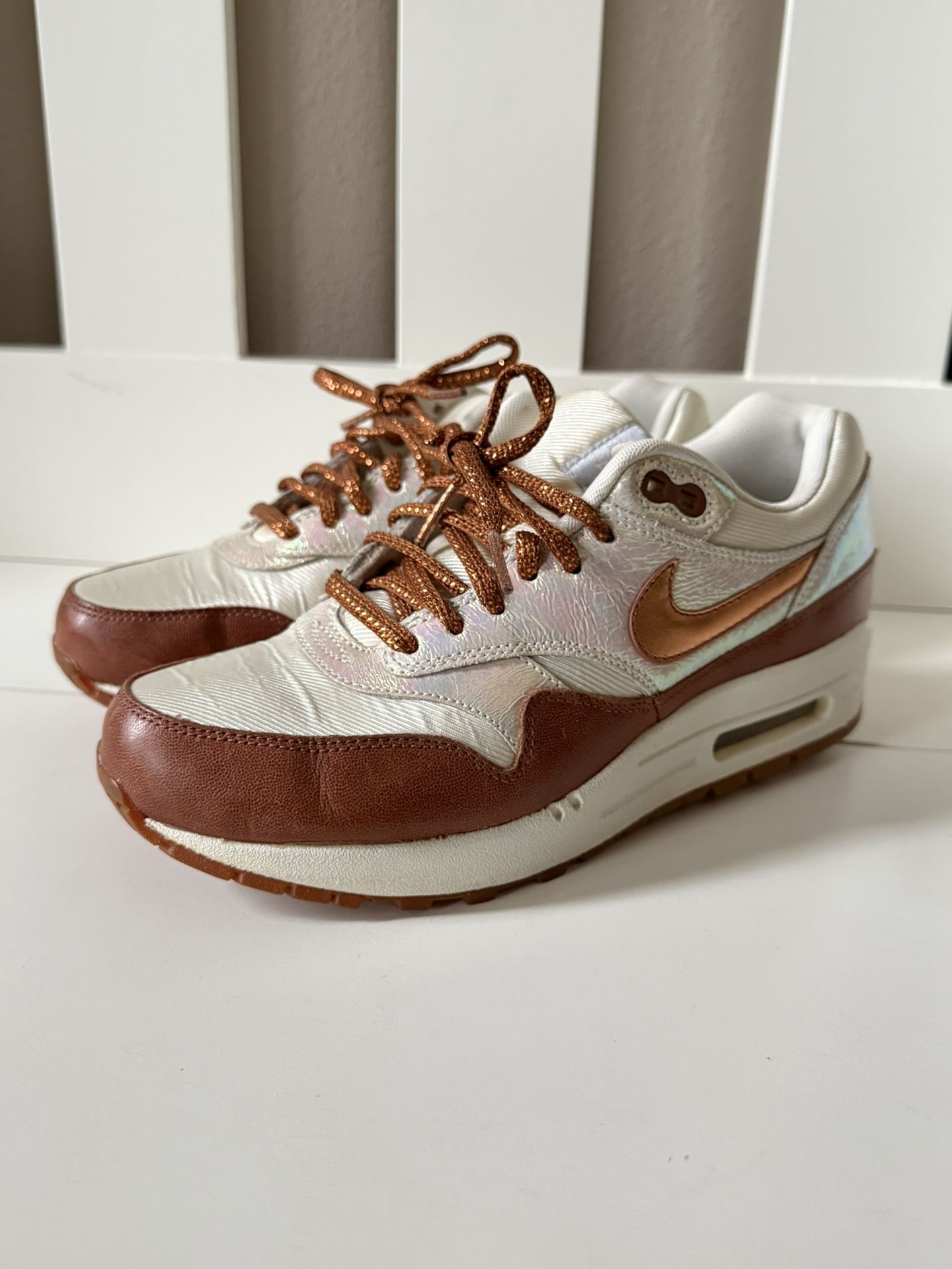 Nike Air Max women's size 6 worn only few times