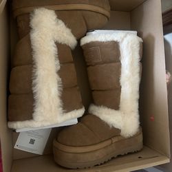 Classic ChillapeakTall Ugg Boots