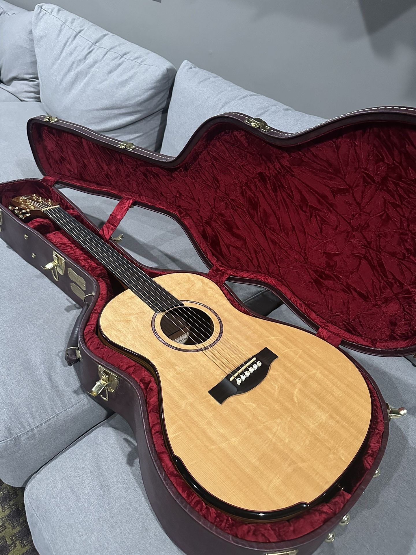 Premium Custom Acoustic Guitar