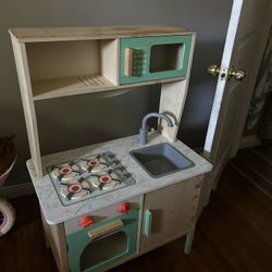 toddler kitchen 