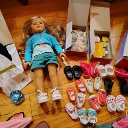 American Dolls, clothes, accessories, bag