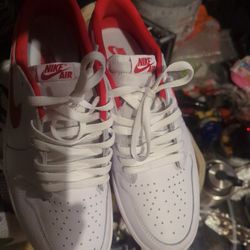 #1s OG WHITE/RED LOWLOW