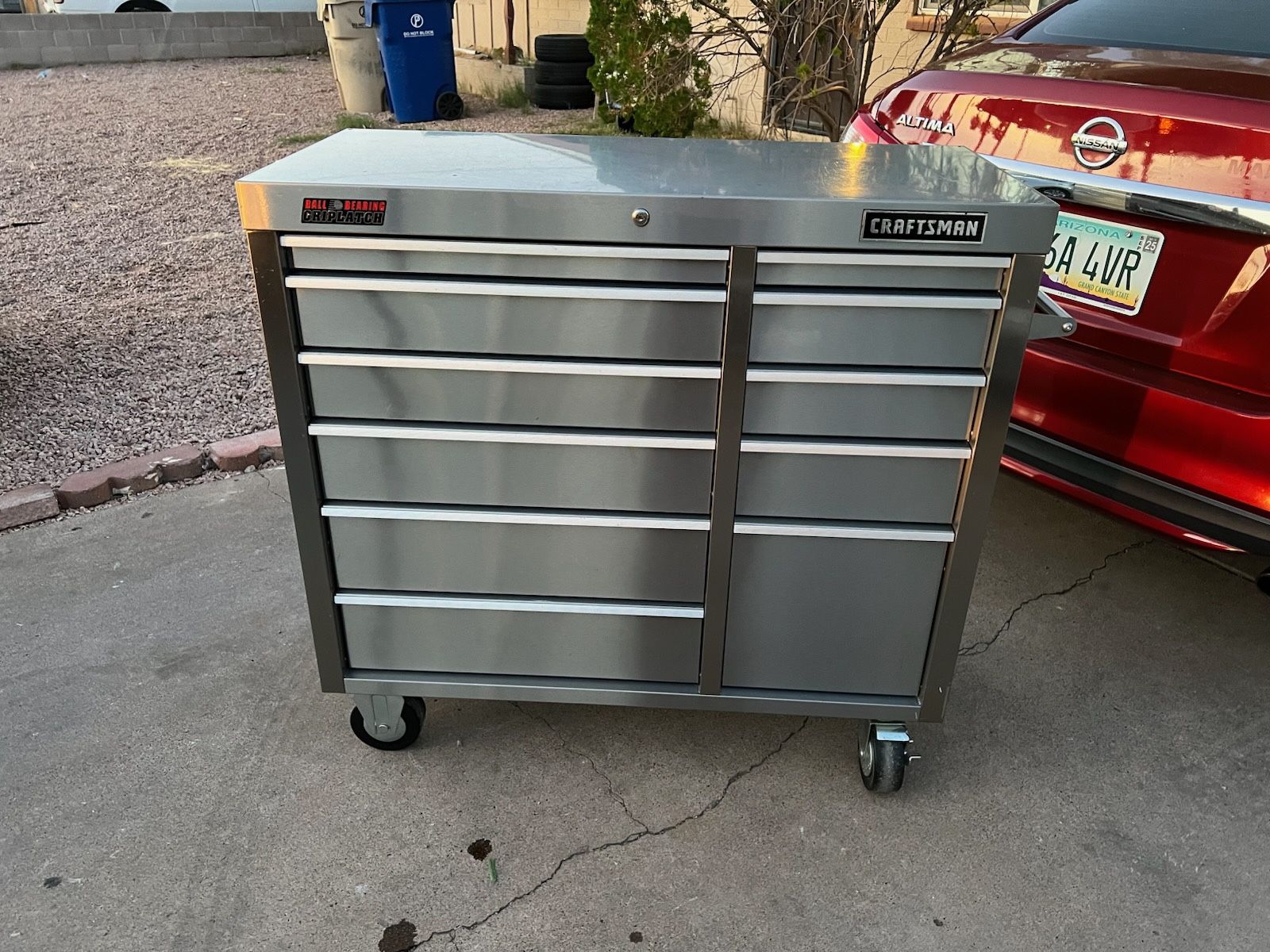 400$ Tool Box CRAFSTMAN. perfect condition with Key 