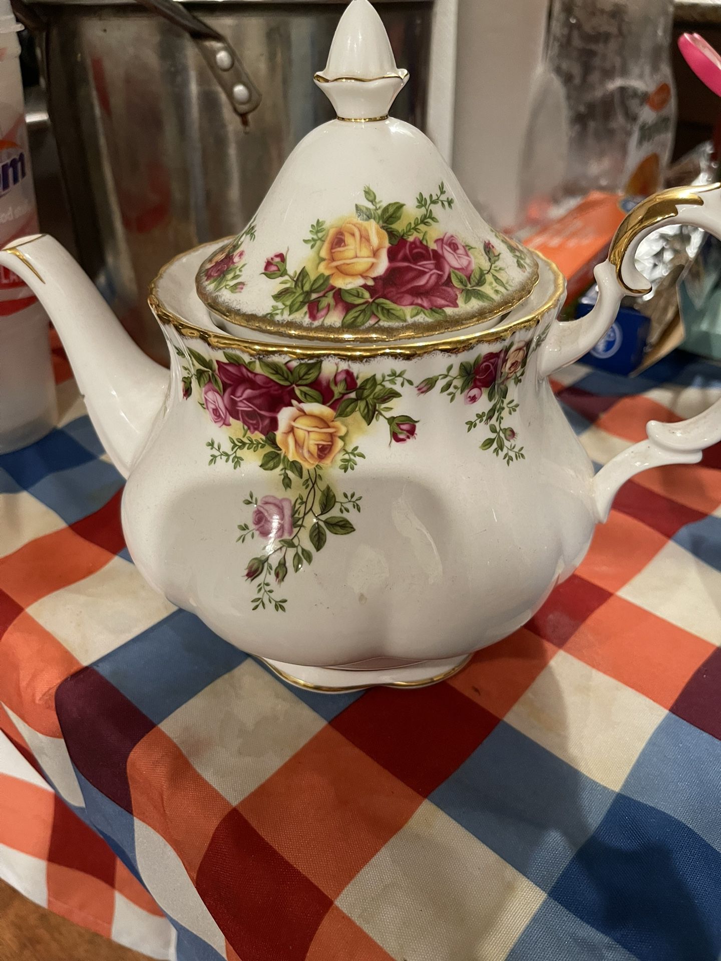 Porcelain  tea pot