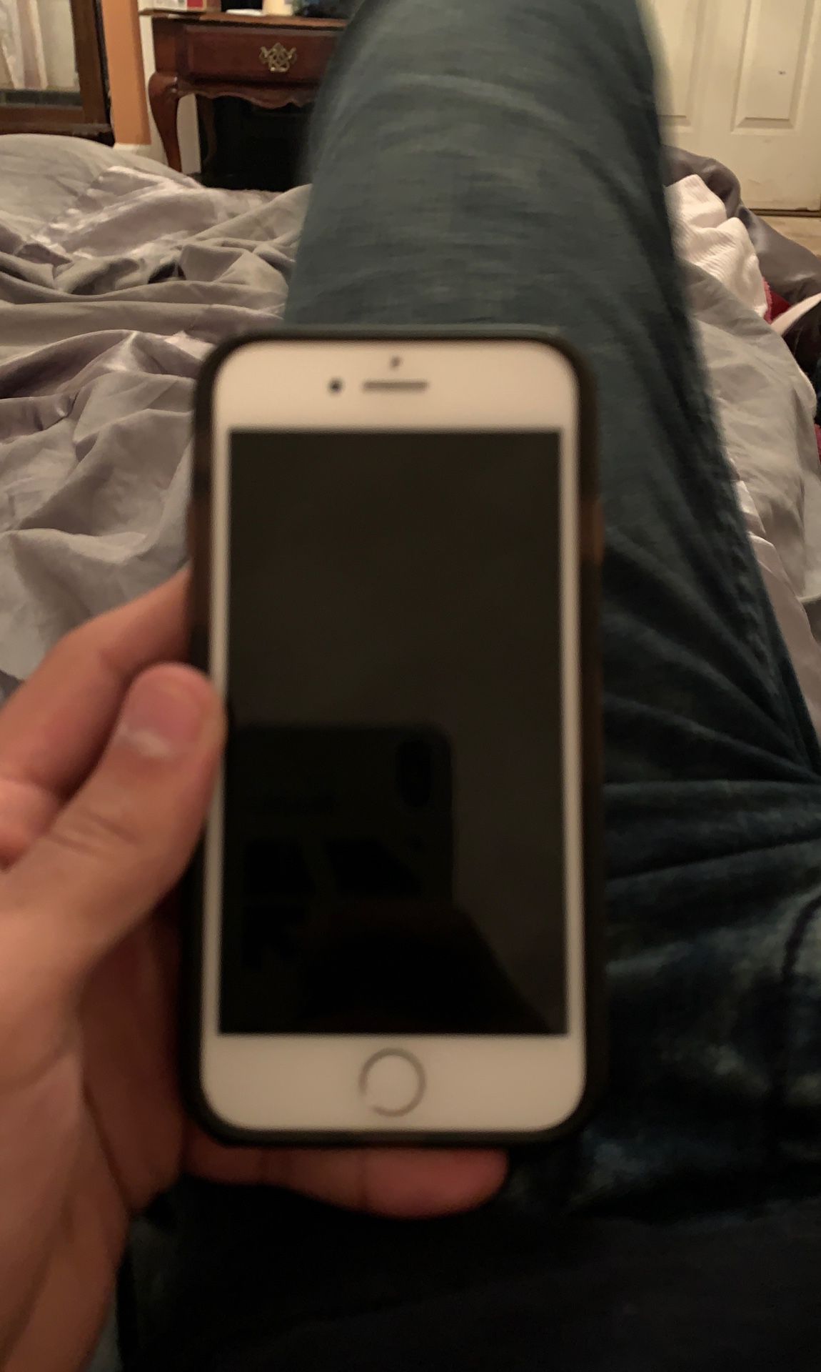 iPhone 8 (AT&T) BRAND NEW !!!