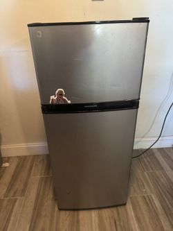 Frigidaire  Smaller Fridge And Freezer Works Great 