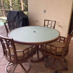 Tommy Bahama Ocean Club outdoor dining set