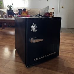 Frigidaire Mini Fridge 