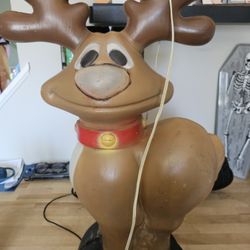 Vintage Smiling Reindeer 