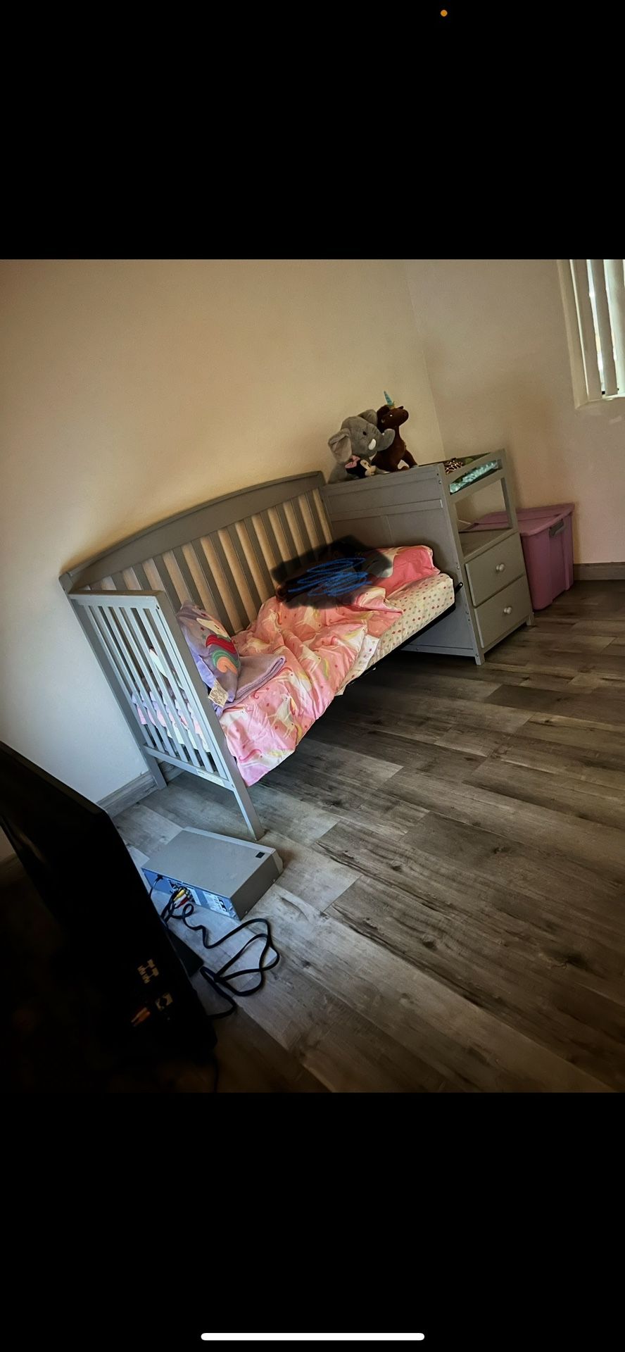 Baby Crib With Changing Table