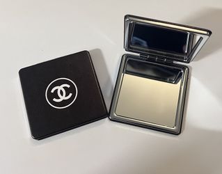 【Best Gift🎁Christmas deal🔥】Chanel makeup mirror, Brand New