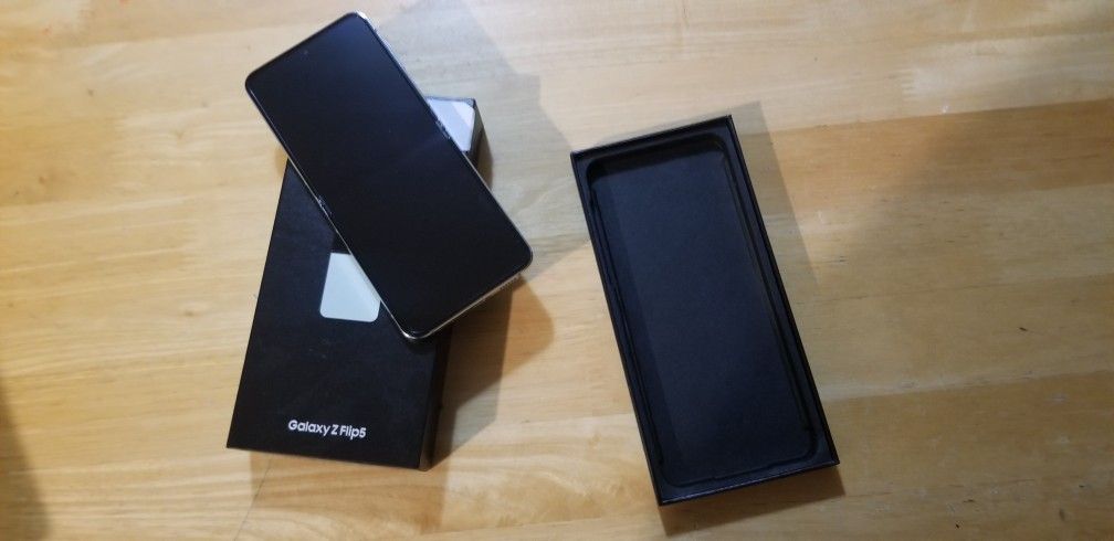 Samsung Galaxy Z FLIP 5