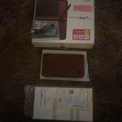 Nintendo Dsi LL w/box & Mario game!
