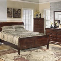 Alisdair Dark Brown Sleigh Bedroom Set

