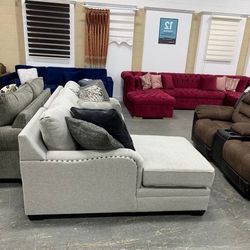 Dellara Chalk 2-Piece LAF Chaise Sectional