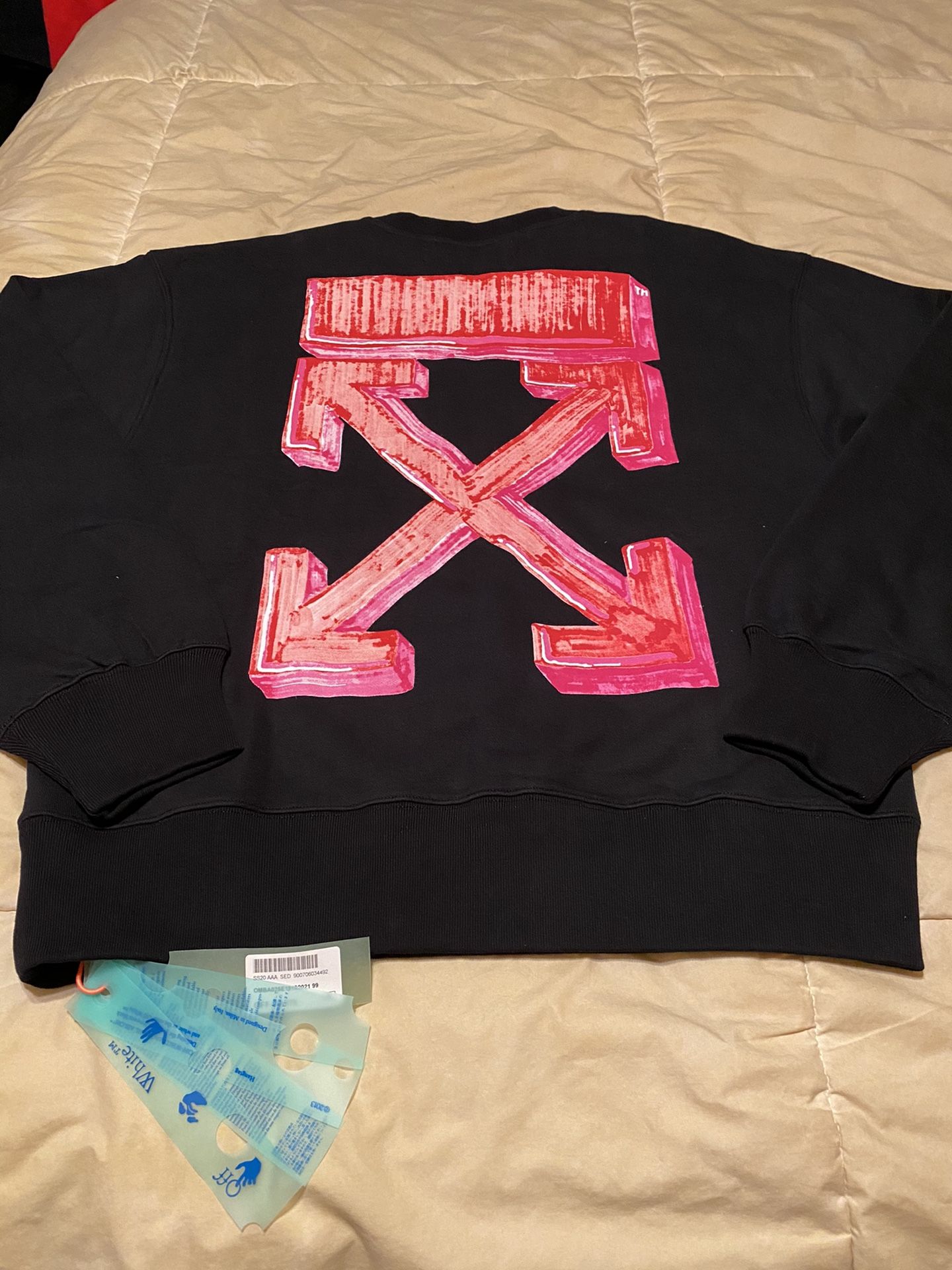 Off white sweatshirt Fits a medium & Large