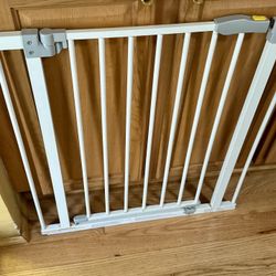 Hauck Safety Gate – Baby/Toddler Safety Barrier