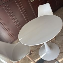 Cute White Kitchen Table W/2 Chairs