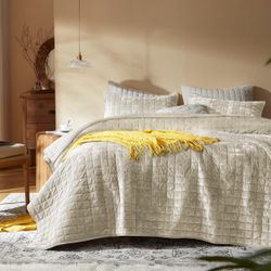 Velvet Quilt California King 