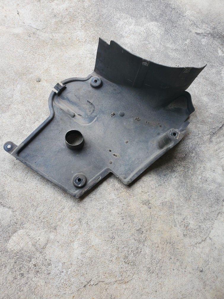Mercedes W140 Front Driver Side Wheel Well Cover