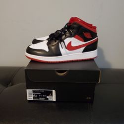 Jordan 1 Mids Sz 6.5