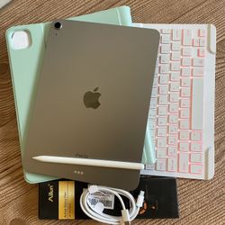 Apple iPad Air 5th Generation (M1 chip / 2022) 64GB with keyboard, pencil & Accessories 