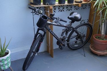Takara 26" Full Suspension Mountain Bike - Shimano, Dual Disc + Helmet & Lock