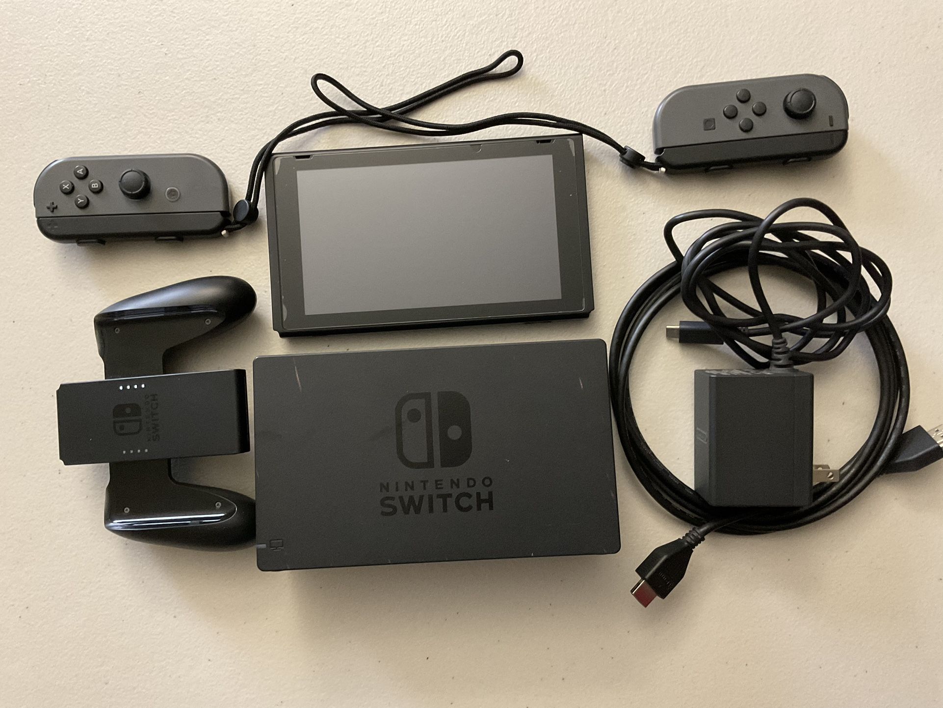 Nintendo Switch Console HAC-001 32GB Gray Joy-cons CIB Excellent Condition