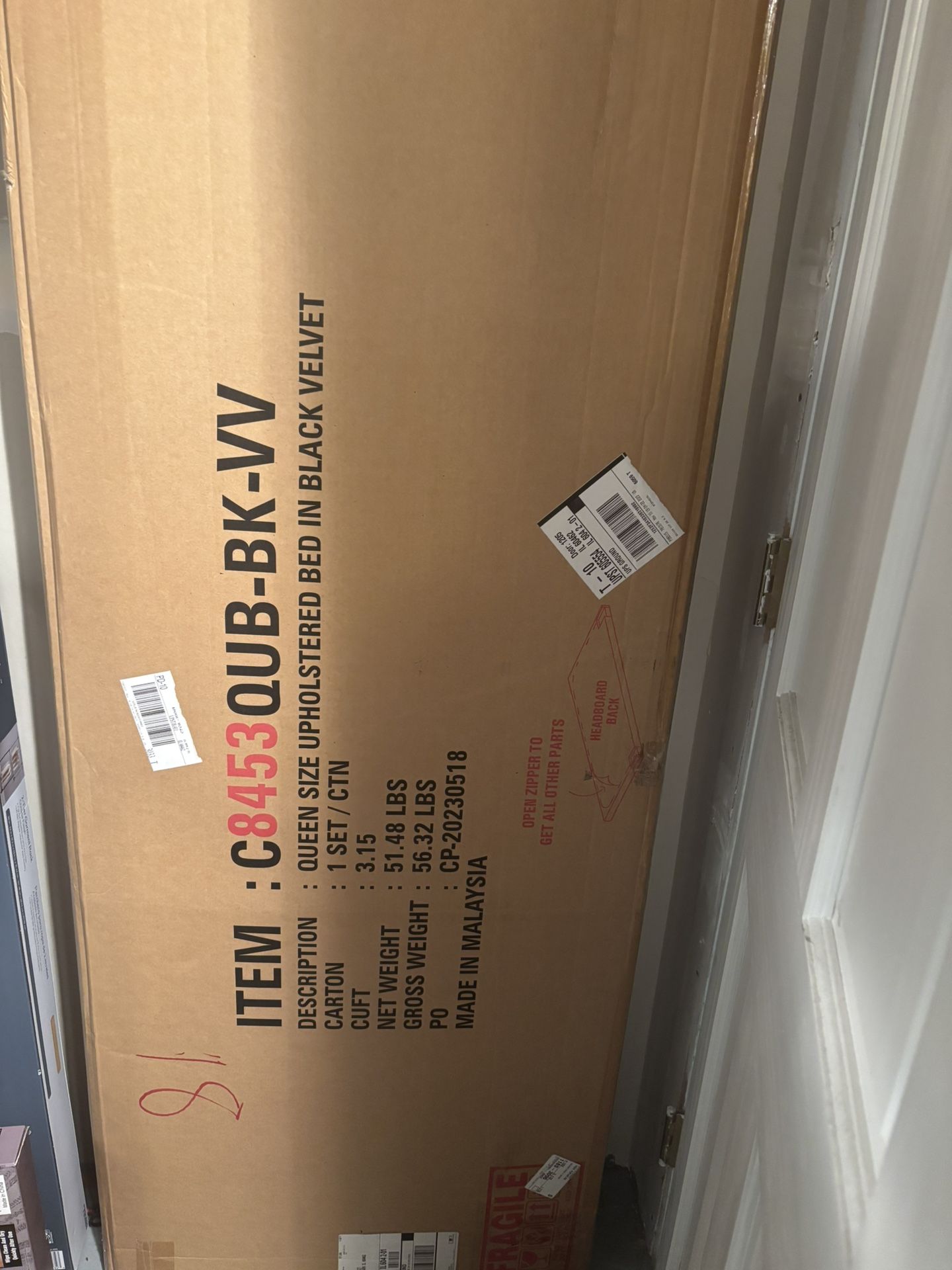 queen velvet platform black