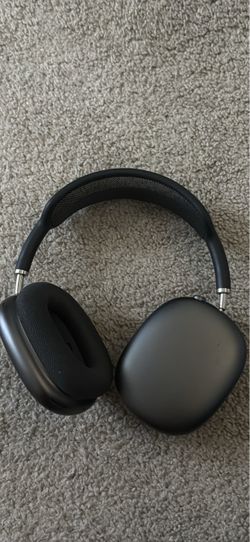 Apple AirPods Max – Noise Cancelling Headphones