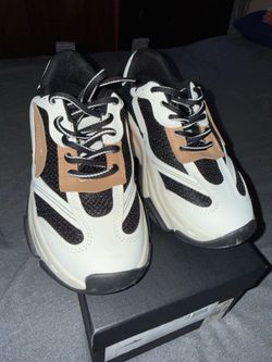 Steve Madden tennis shoes