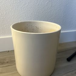 Plant pot 