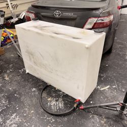 100 Gallon Water Tank