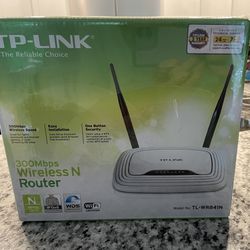 TP-Link TL-WR841N 2.4GHz N300 300Mbps Wireless N WiFi Router NEW IN BOX