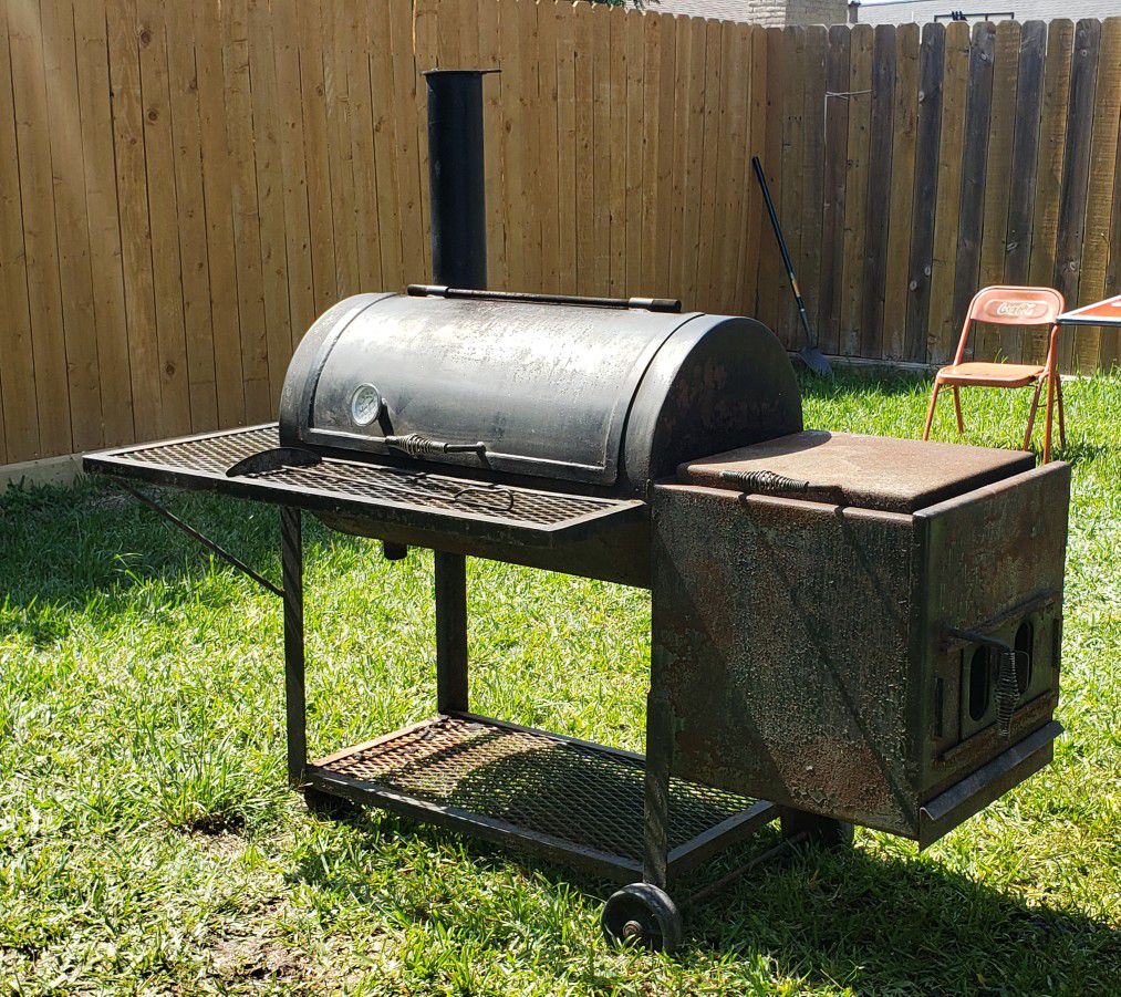 David Klose BBQ grill with smoker