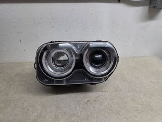Right headlight dodge challenger 2015 2016 2017 2018 2019 2020 2021 2022 2023 2024