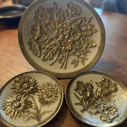 Vintage decorative wall plates 