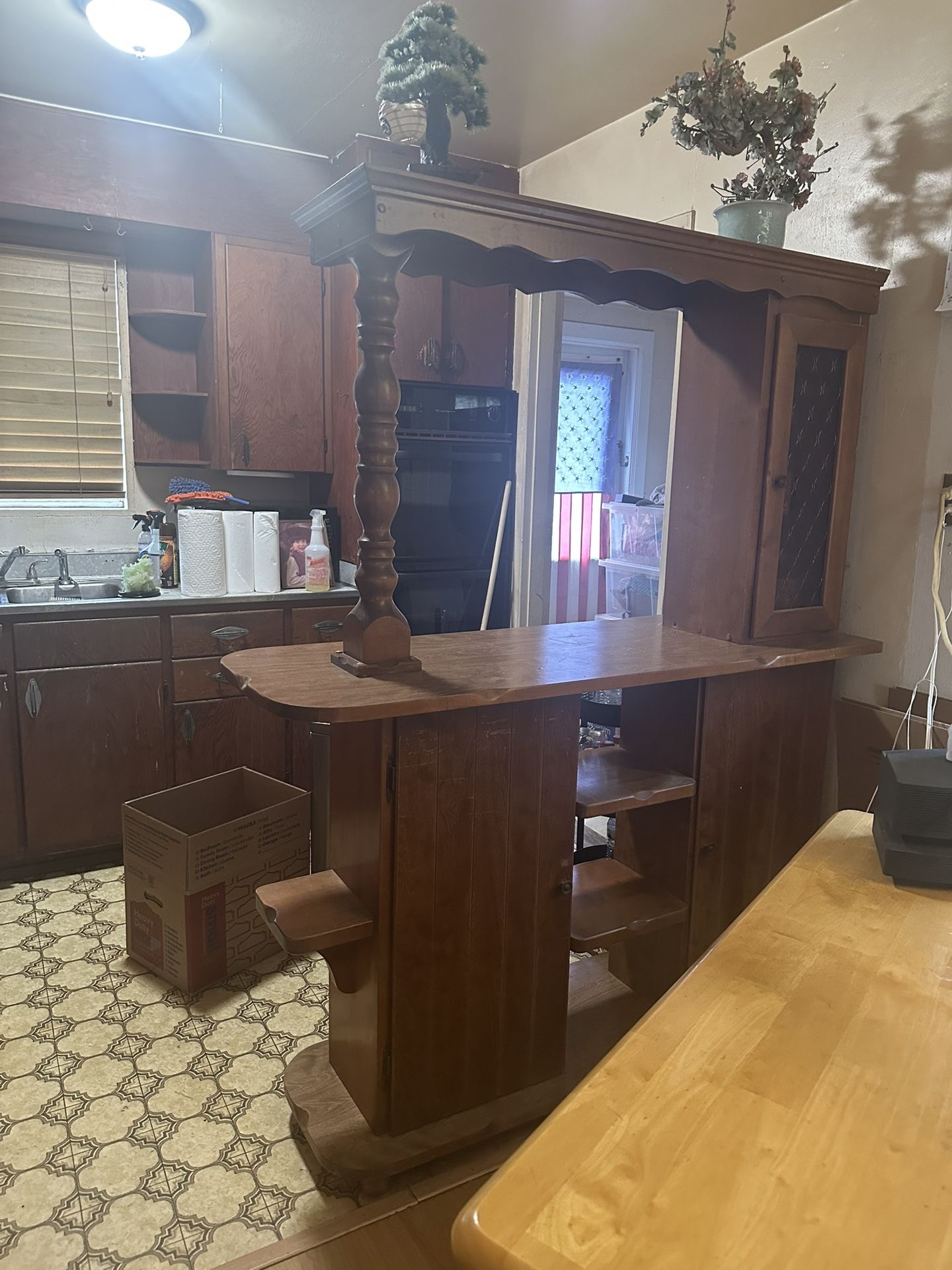 FREE-VINTAGE-HARDWOOD BAR