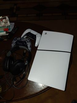 Ps5, Two Controllers, Headset