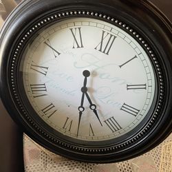 Excellent Condition Clock For Sale. 