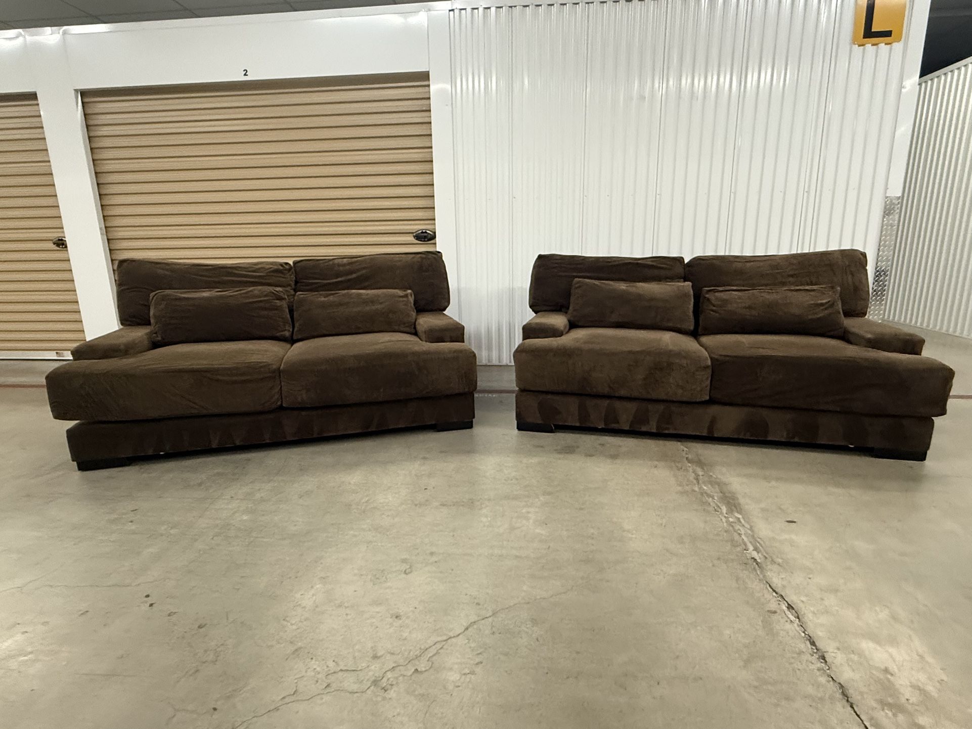 CLEAN Deep Couch Set *CAN DELIVER*