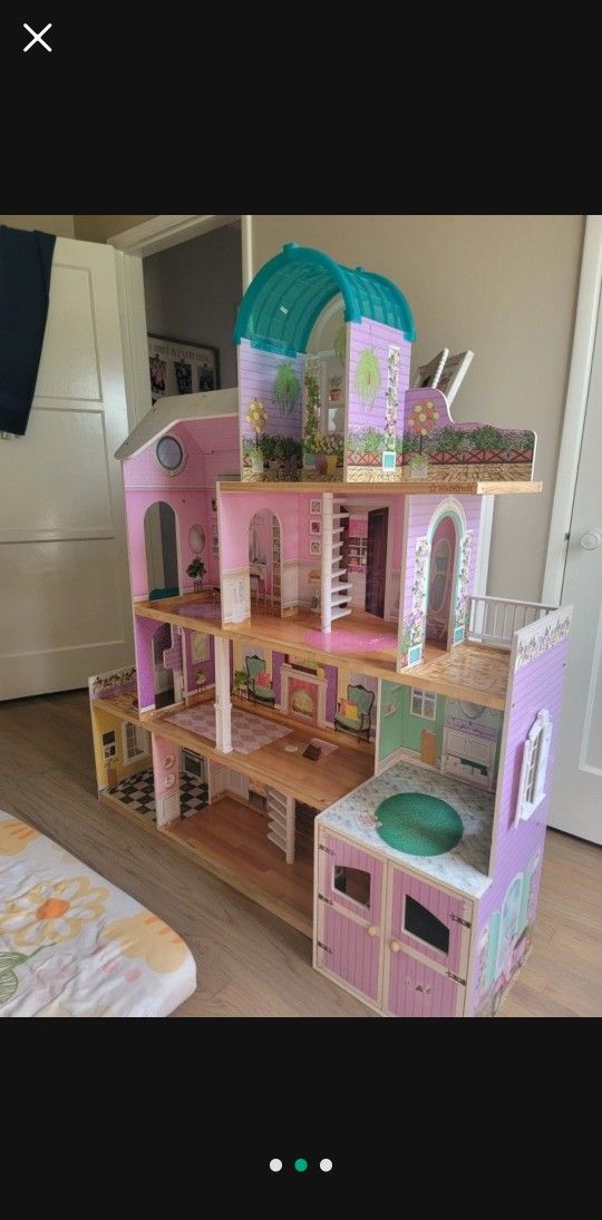 5ft Wooden Doll House