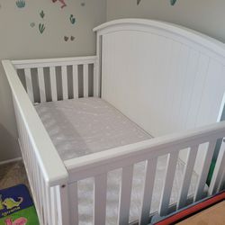 1 White Crib