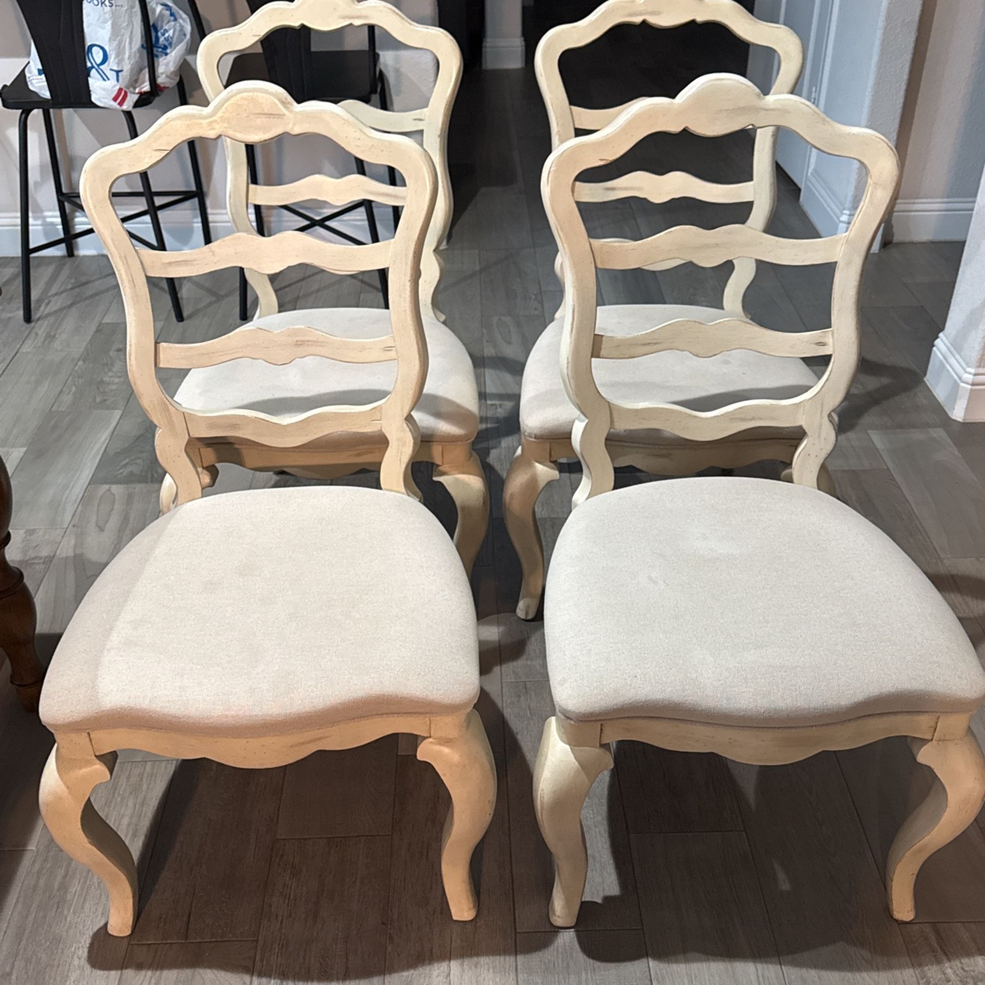 Off White/ Beige Dining Chairs  (4)