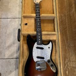 Fender American Performer Mustang W/ Tweed Hardshell Case 